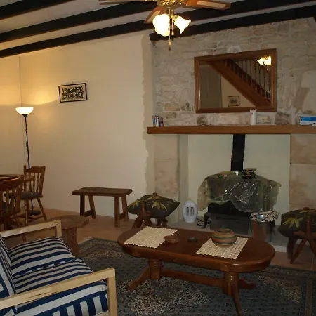 Le Bois De L'eglise Nyaraló *